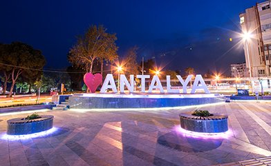 Antalya'da Herkesin Bildiği 7 Buluşma Noktası